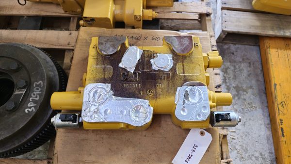 Caterpillar 323-5822 CONTROL VALVE GP - Image 2