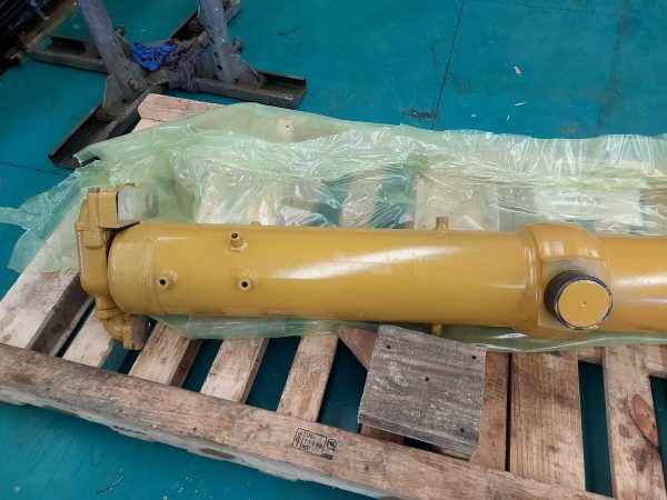 Caterpillar 198-6482 CYLINDER GP-BULLDOZER LIFT -RH 1986482 - Image 2