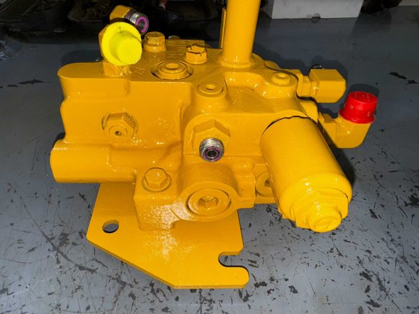 Caterpillar 347-3251 MANIFOLD GP-CONTROL -BRAKE CHARGE, HYD FAN CONTROL - Image 3