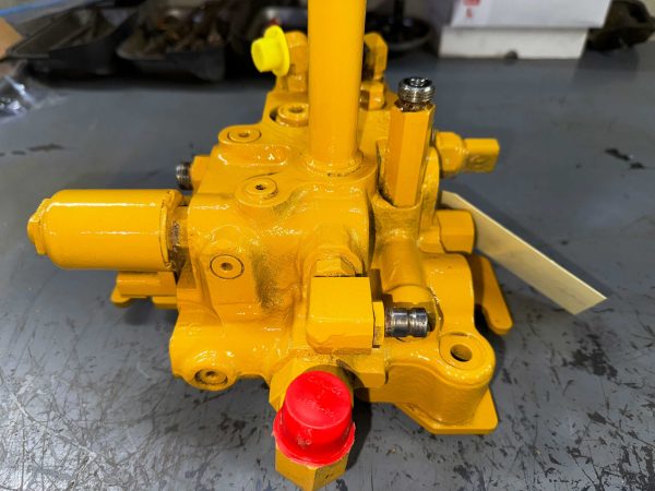 Caterpillar 347-3251 MANIFOLD GP-CONTROL -BRAKE CHARGE, HYD FAN CONTROL - Image 4