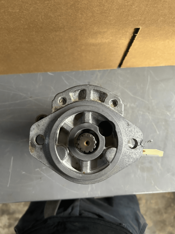 Caterpillar 3073079 GEAR PUMP 307-3079 - Image 3